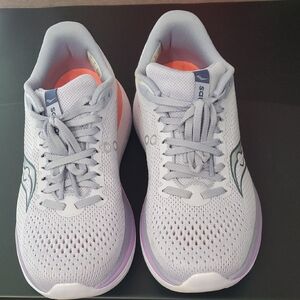 Saucony Endorphin Trainer Size 8.5 Womens